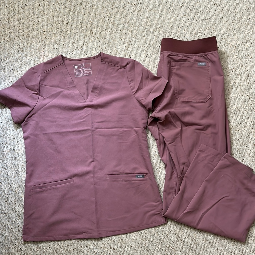 FIGS scrubs Mineral Mauve set
